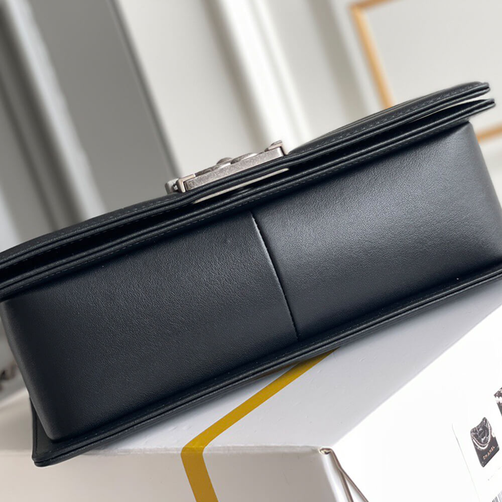 BOY CHANEL Handbag(HIGH-END GRADE)