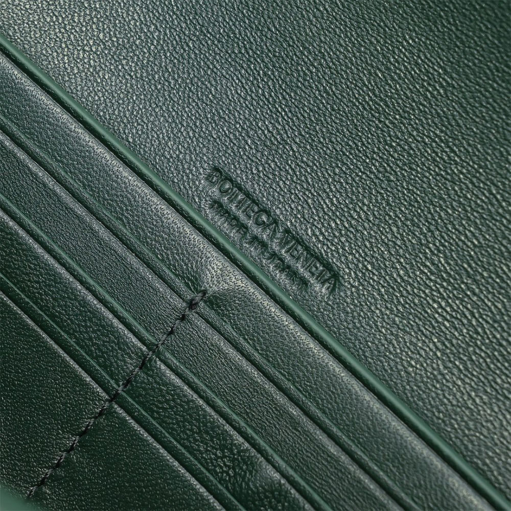 Bottega Veneta Andiamo Clutch(HIGH-END GRADE)